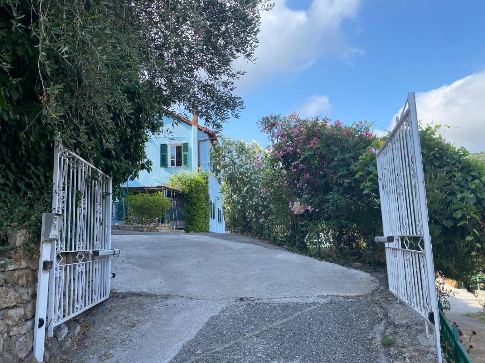 Villa Casa Elvira à Imperia Extérieur photo